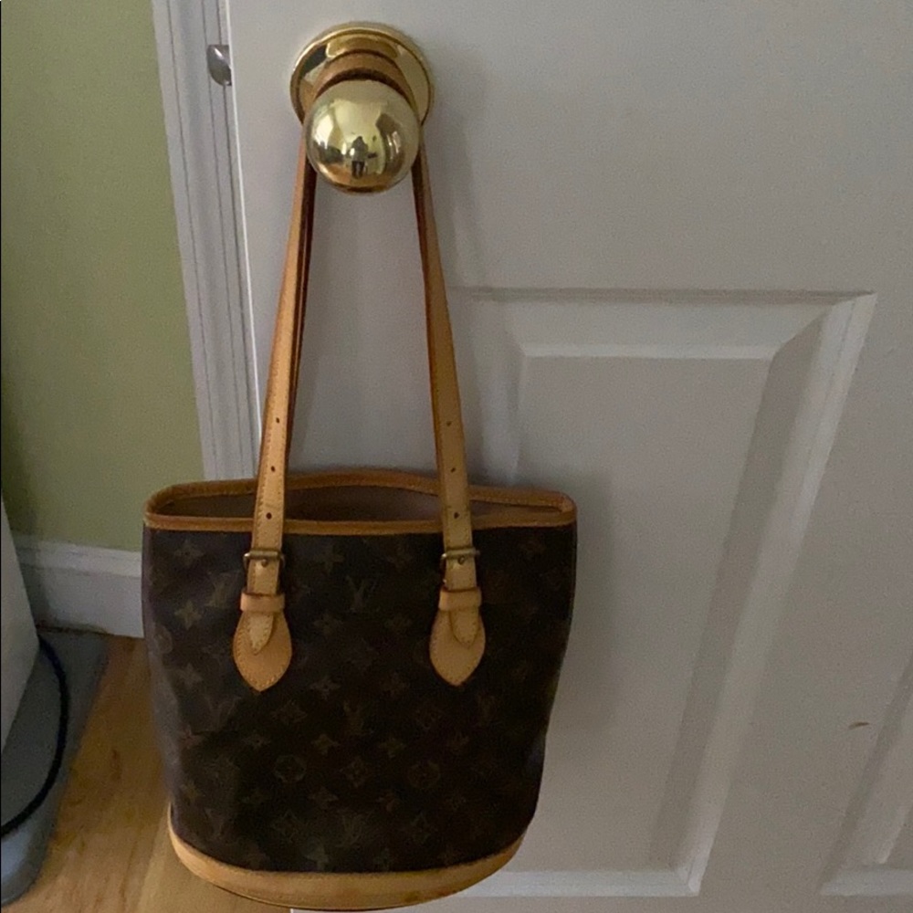 Louise Vuitton bucket bag